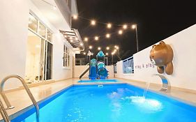 Desaru Kids Water Slide Pool & Bbq Homestay